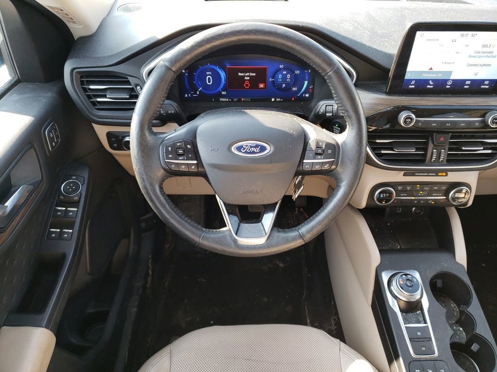 Used 2020 Ford Escape Titanium image 13