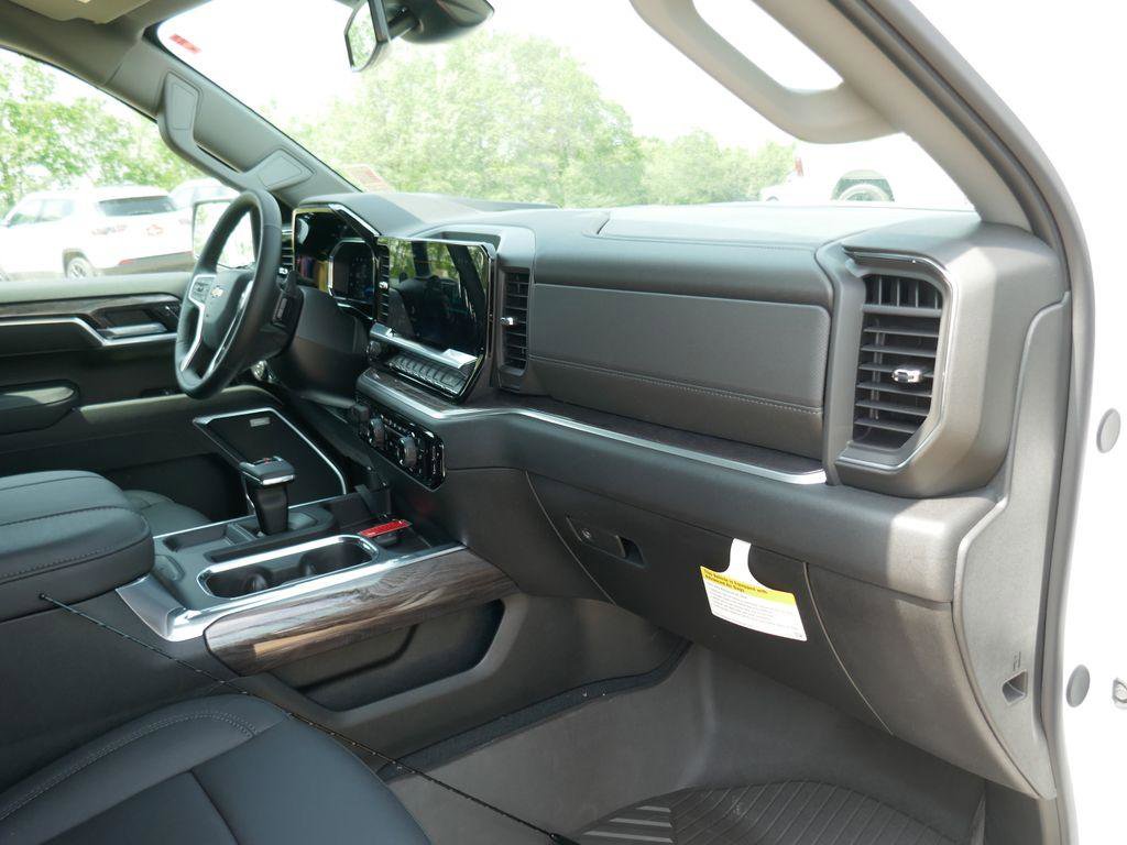 New 2026 Chevrolet Silverado 1500 LTZ AWD/4WD image 13