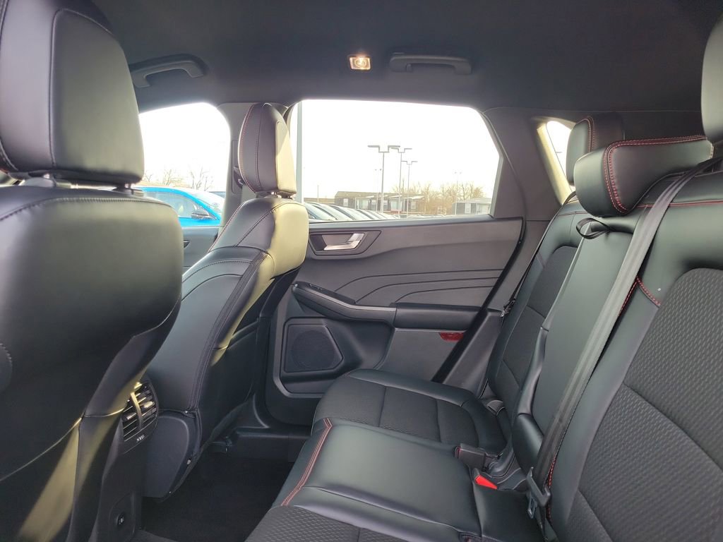 Certified 2025 Ford Escape ST-Line w/ Tech Pack #1 image 13