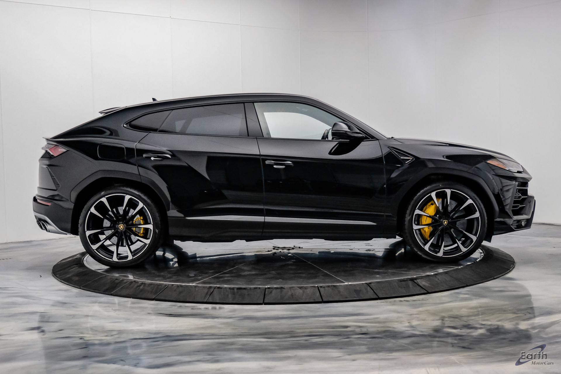 Used 2022 Lamborghini Urus AWD/4WD image 19
