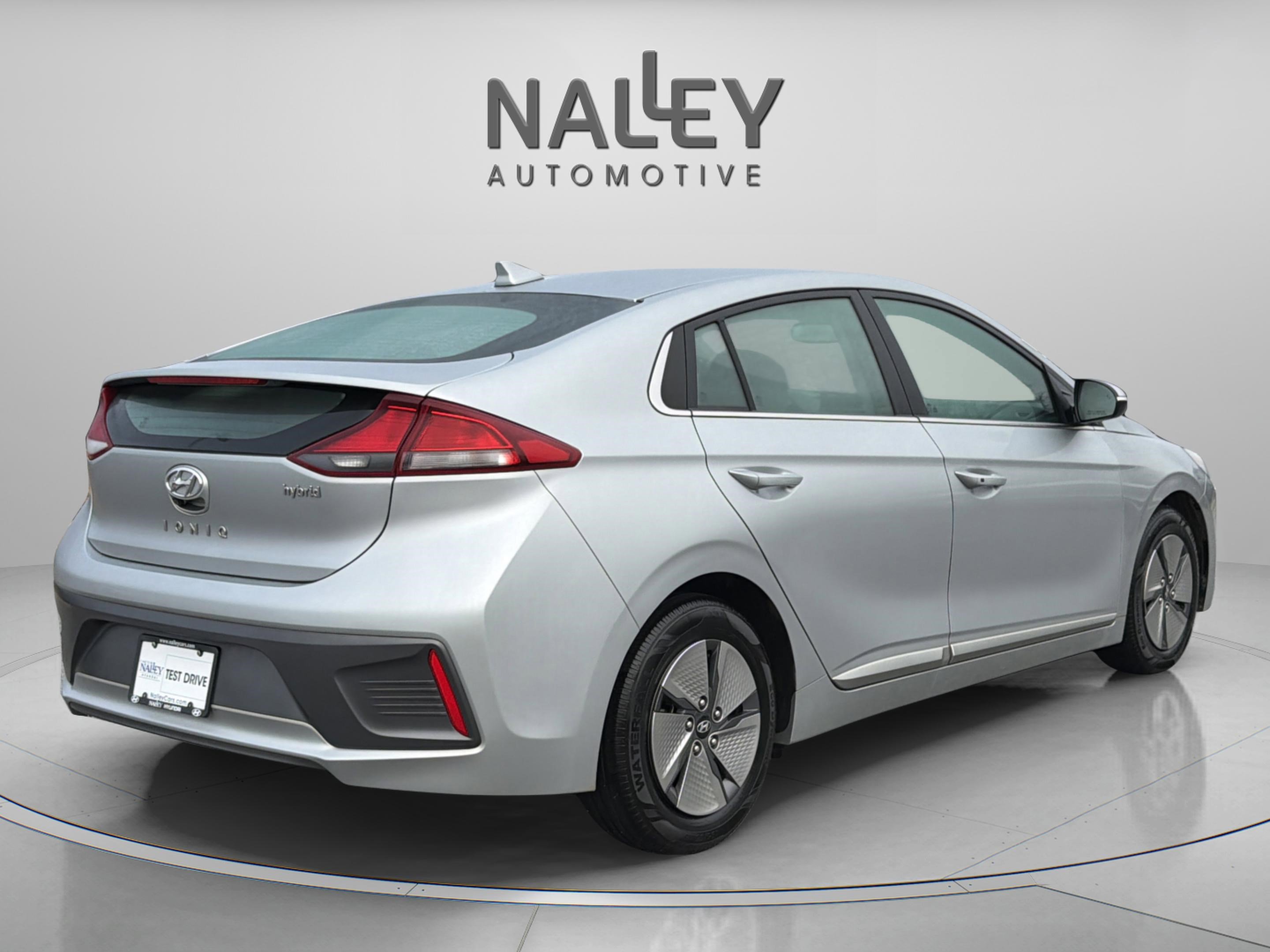 Used 2022 Hyundai Ioniq SE image 6