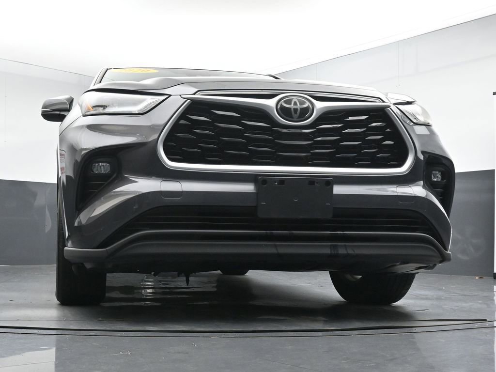 Used 2020 Toyota Highlander LE AWD/4WD image 36