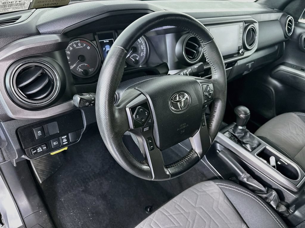Used 2022 Toyota Tacoma TRD Off-Road AWD/4WD image 28