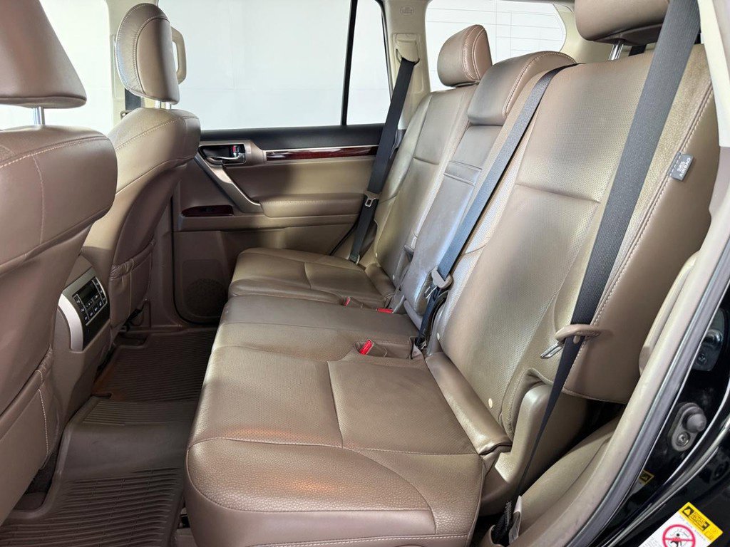 Used 2017 Lexus GX 460 Premium w/ Premium Package AWD/4WD image 18
