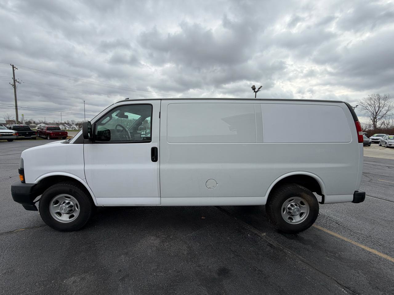 Used 2019 Chevrolet Express 2500 RWD image 6