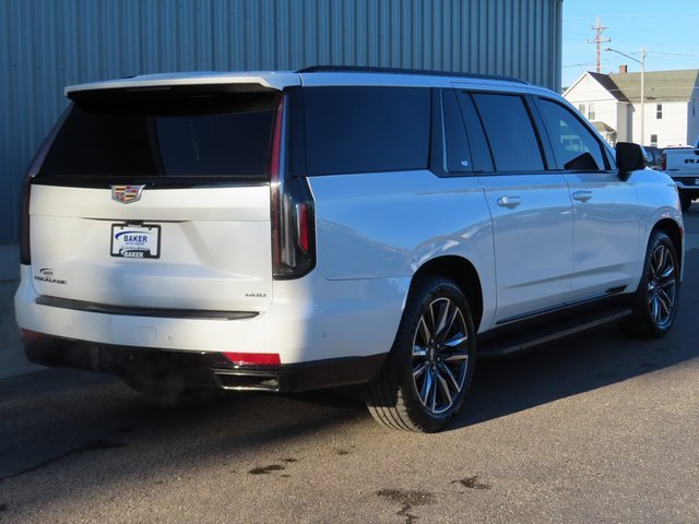 Used 2022 Cadillac Escalade ESV Sport image 3
