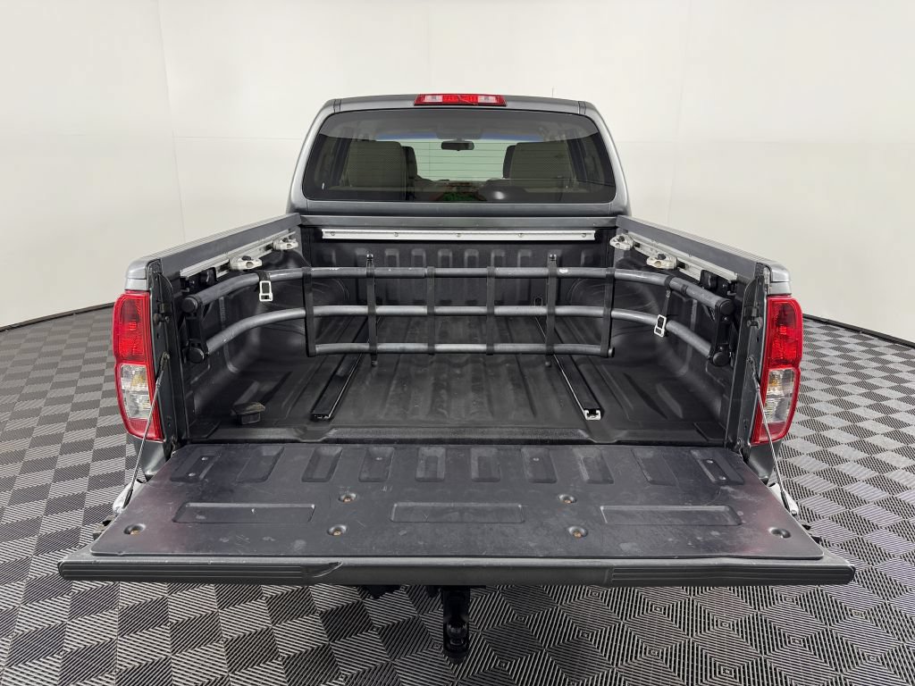 Used 2005 Nissan Frontier SE AWD/4WD image 9