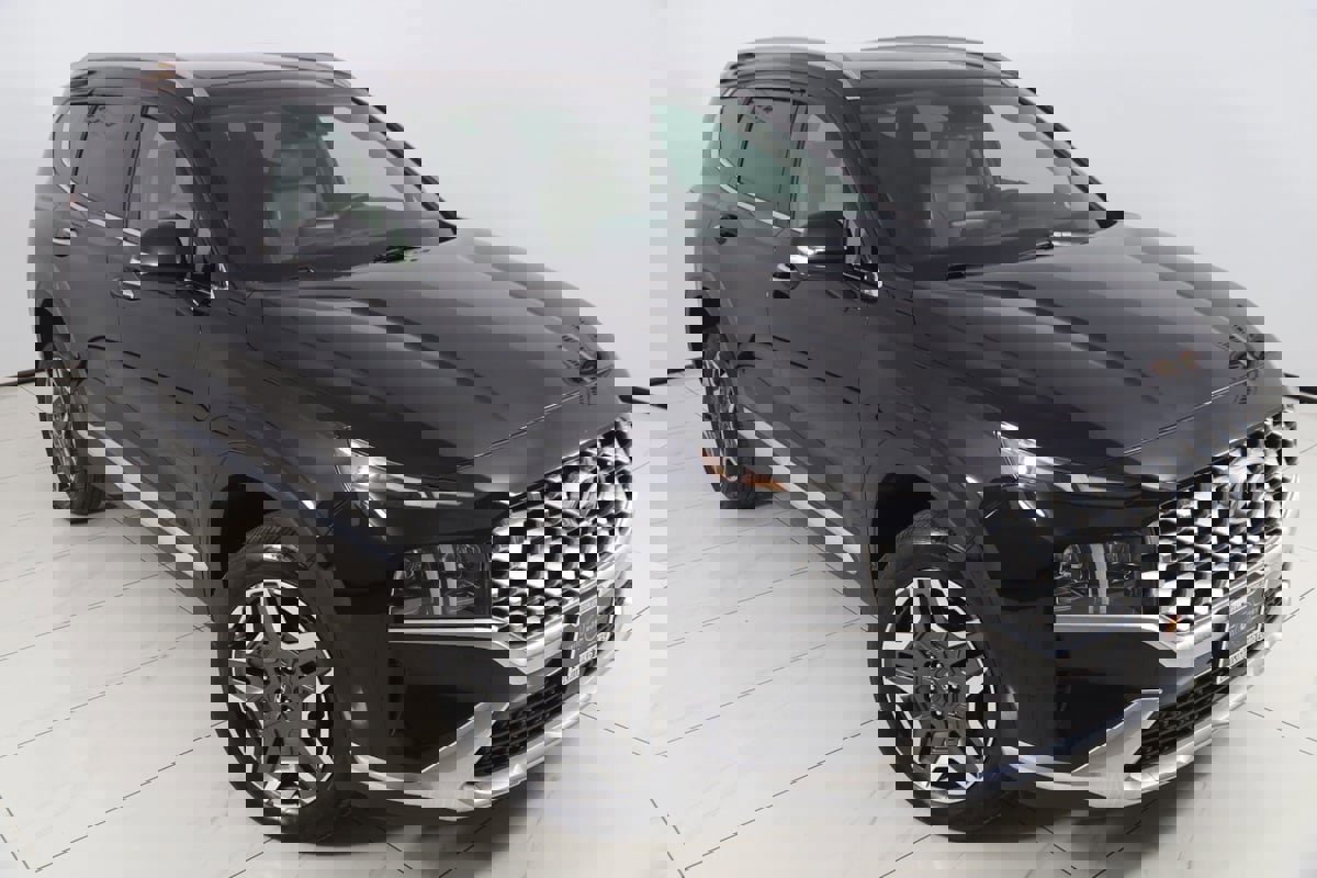 Used 2021 Hyundai Santa Fe Limited w/ Cargo Package image 18