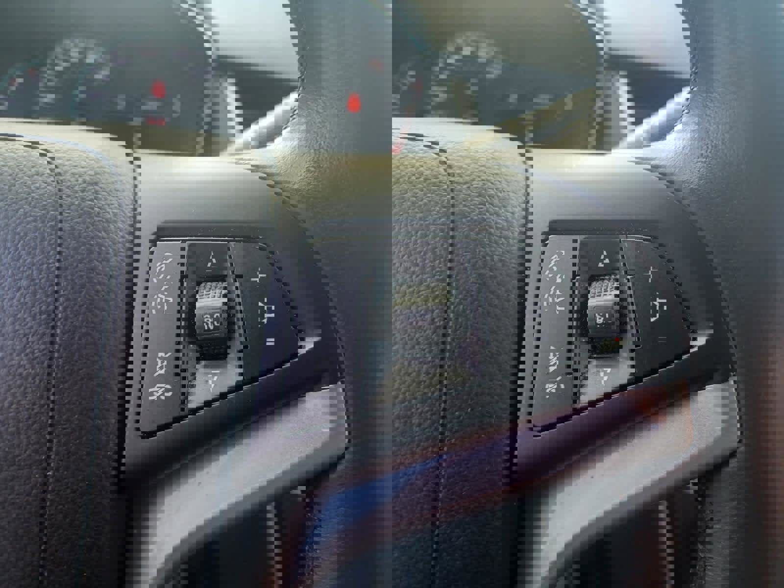 Used 2022 Chevrolet Trax LT w/ LT Convenience Package image 13