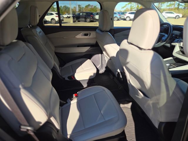 Used 2025 Ford Explorer Active w/ Active Comfort Package image 17