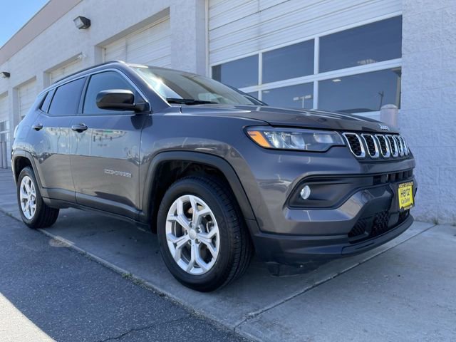 Used 2024 Jeep Compass Latitude AWD/4WD image 10