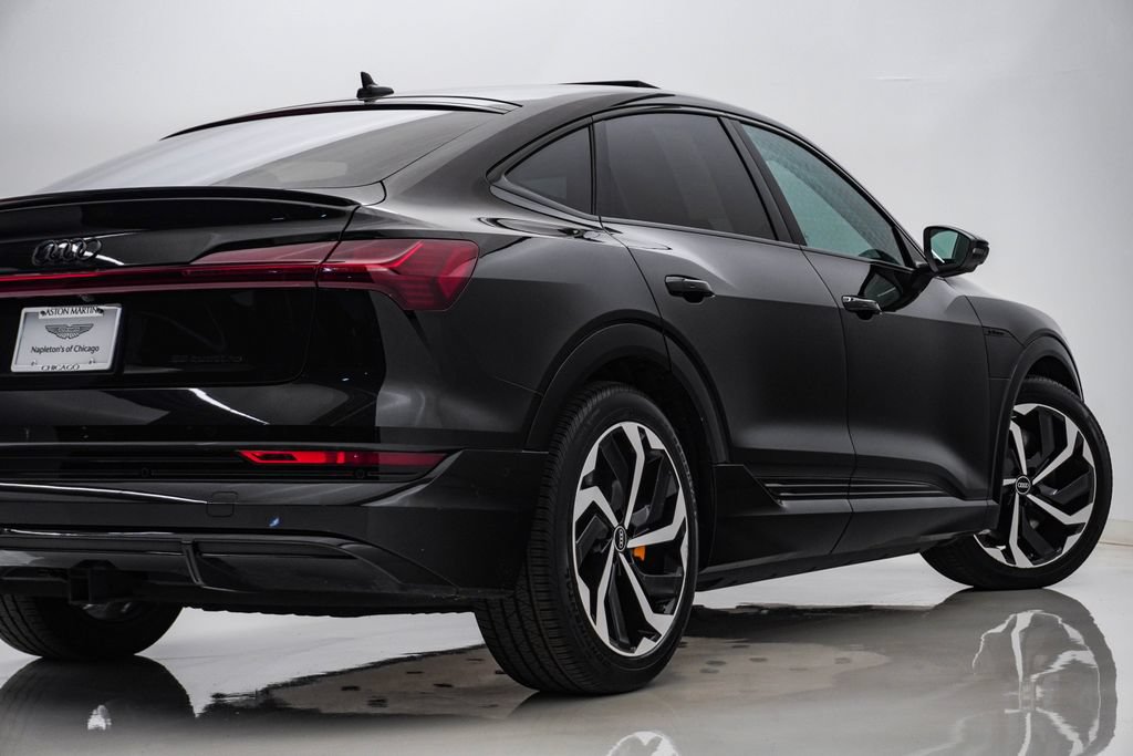 Used 2022 Audi e-tron Premium Plus w/ Premium Plus Package AWD/4WD image 9