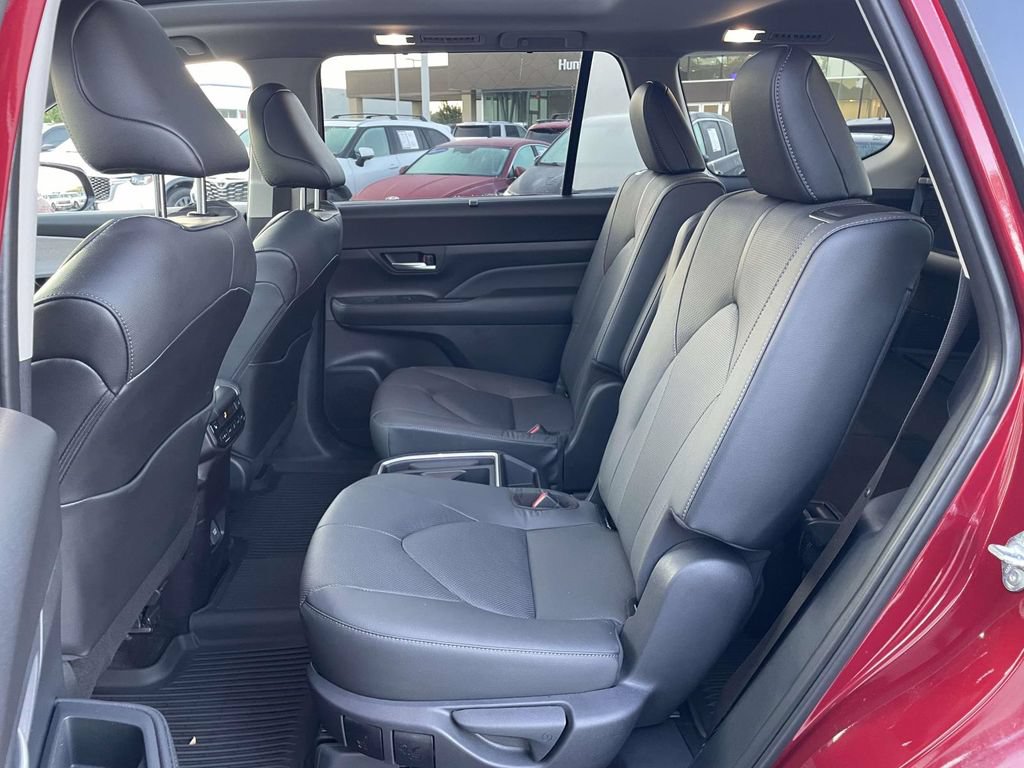 Used 2025 Toyota Grand Highlander AWD Hybrid image 3