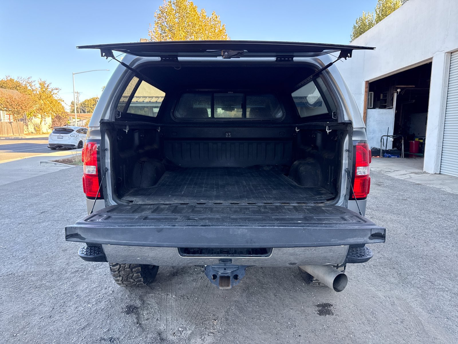 Used 2017 GMC Sierra 2500 SLT w/ Duramax Plus Package AWD/4WD image 23