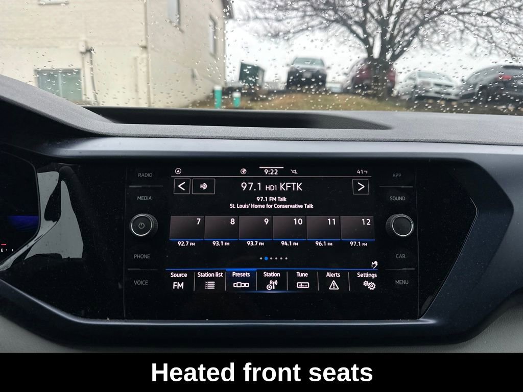 Used 2023 Volkswagen Taos SE w/ Panoramic Sunroof Package image 15