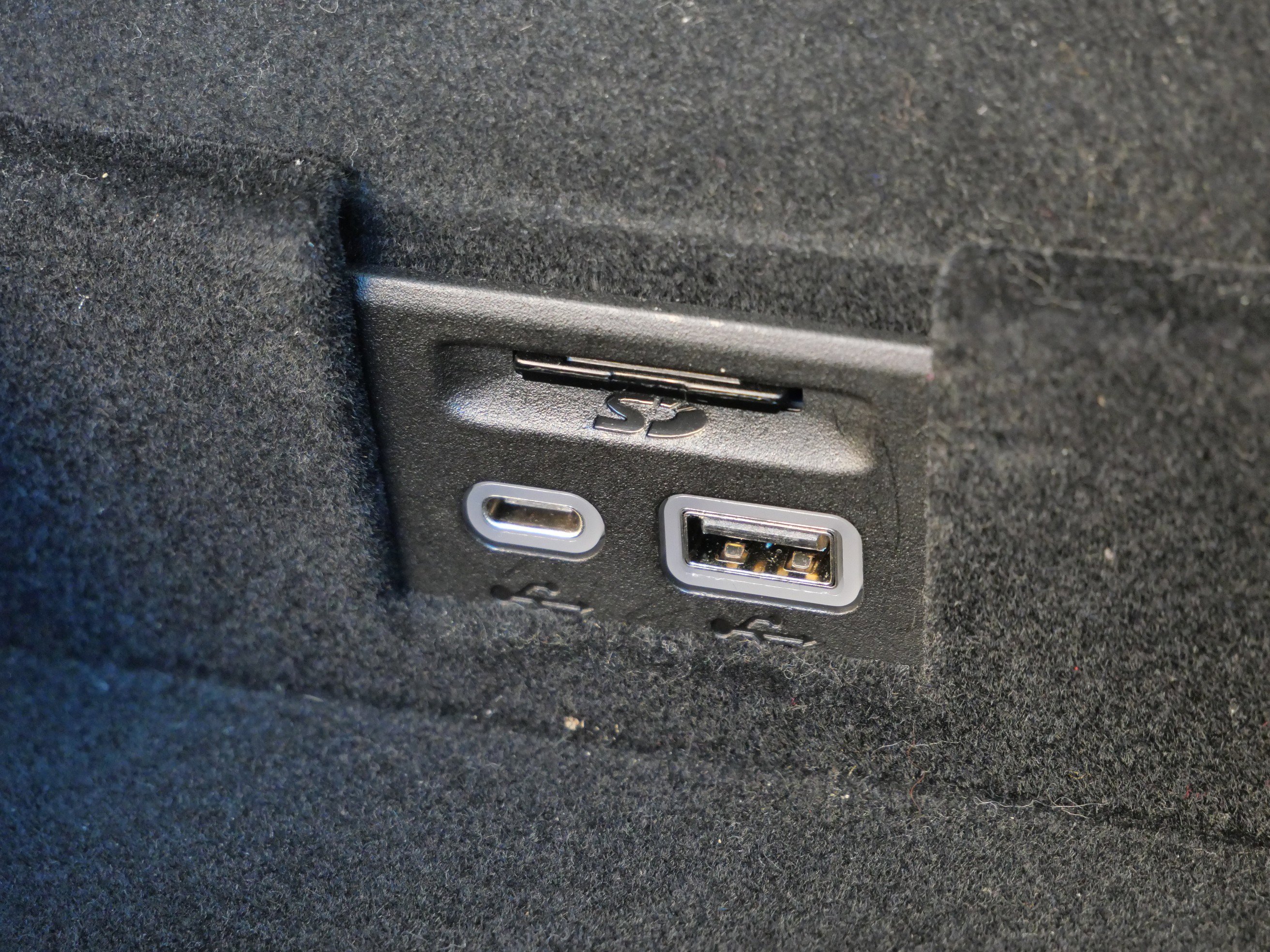 Used 2022 Cadillac XT5 Sportv w/ LPO, Floor Liner Package image 20