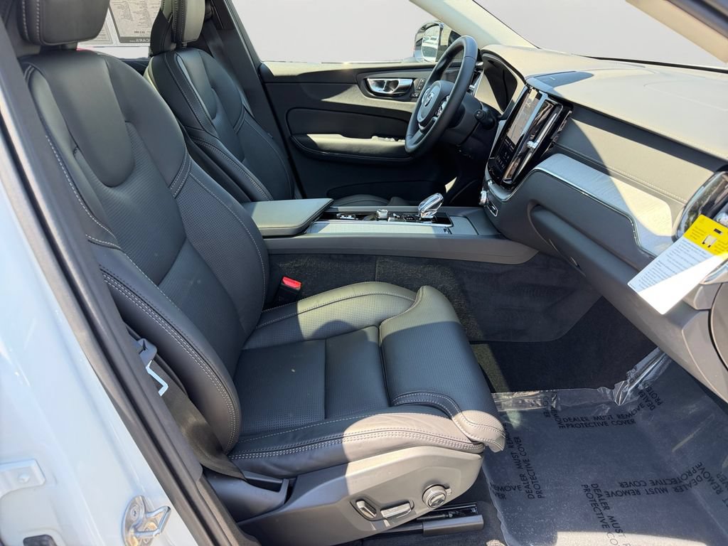 Certified 2025 Volvo XC60 T8 Ultra w/ Climate Package AWD/4WD image 8