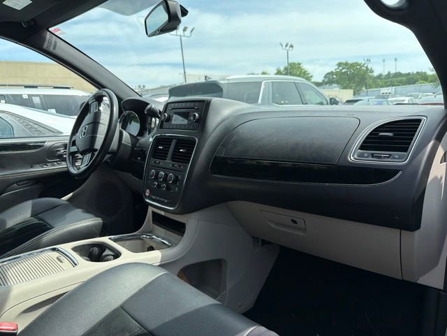 Used 2017 Dodge Grand Caravan SXT FWD image 27