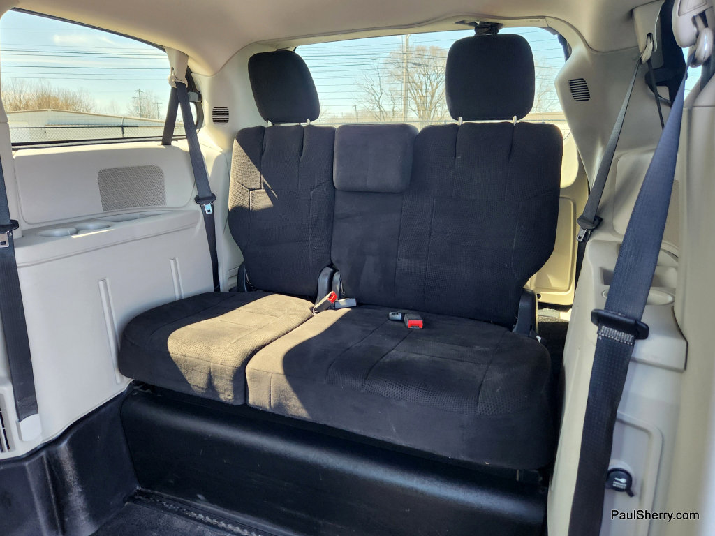 Used 2013 Dodge Grand Caravan SXT w/ Rear Park Assist Pkg FWD image 34