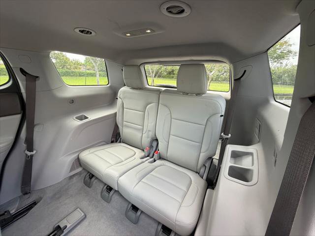 Used 2017 GMC Acadia SLT image 19