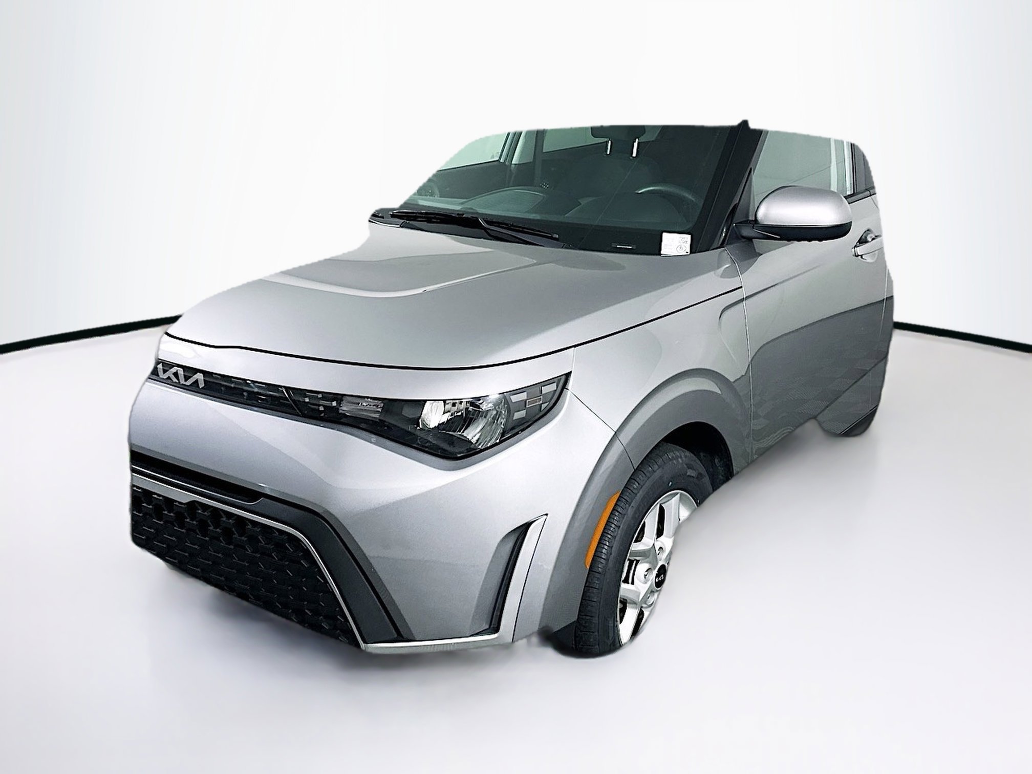 Used 2025 Kia Soul LX w/ LX Technology Package FWD image 3