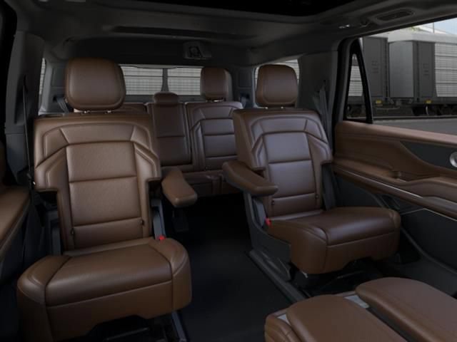 New 2026 Lincoln Navigator Reserve AWD/4WD image 11