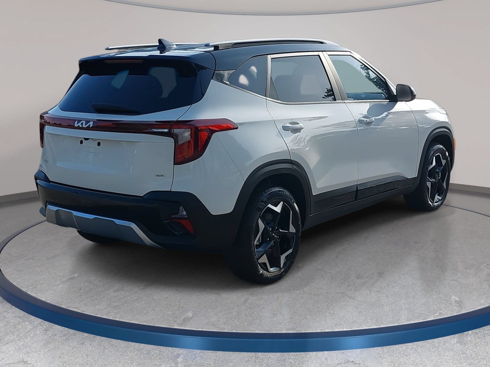 Used 2025 Kia Seltos S AWD/4WD image 5