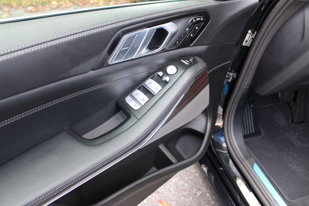 New 2026 BMW X7 xDrive40i w/ Executive Package image 30