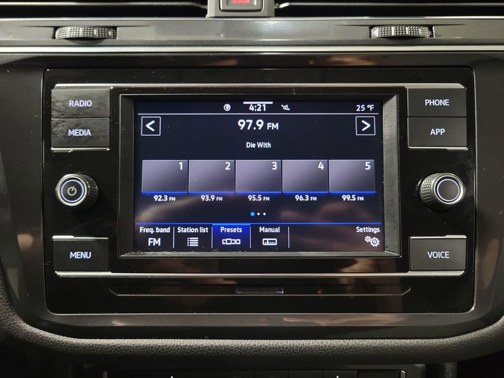 Used 2023 Volkswagen Tiguan S image 18