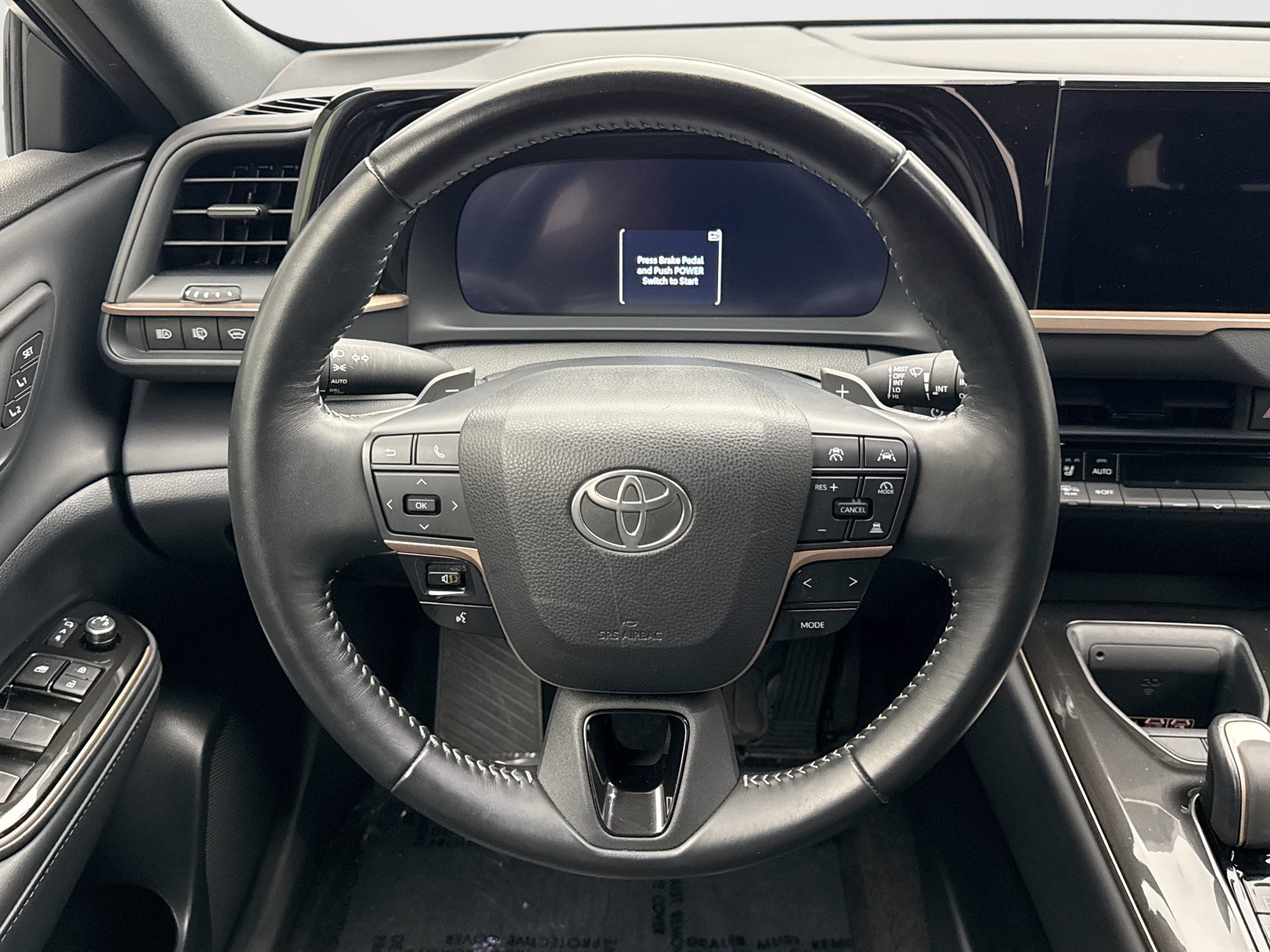 Used 2025 Toyota Crown Signia AWD/4WD image 12