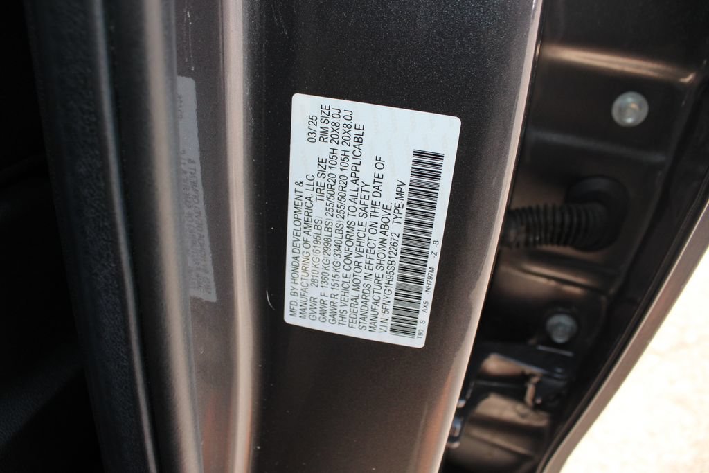 Certified 2025 Honda Pilot Black Edition image 40