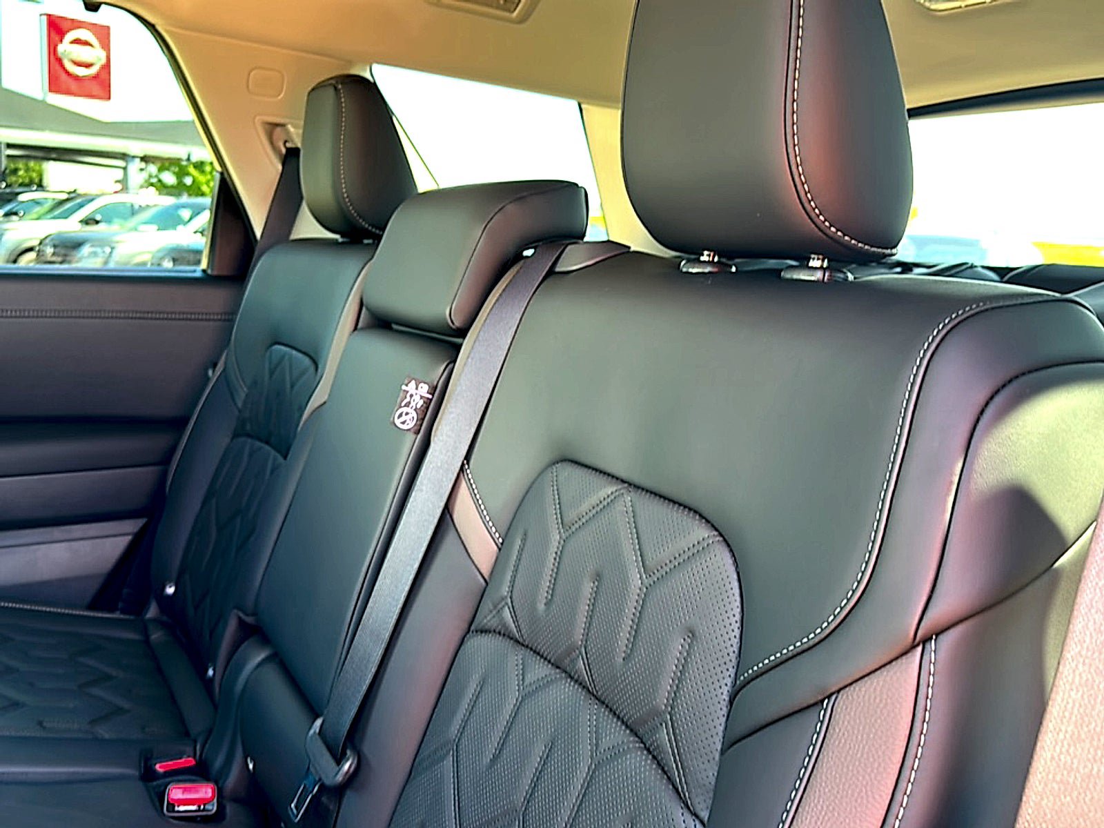 New 2026 Nissan Pathfinder Platinum w/ Accent Package FWD image 17