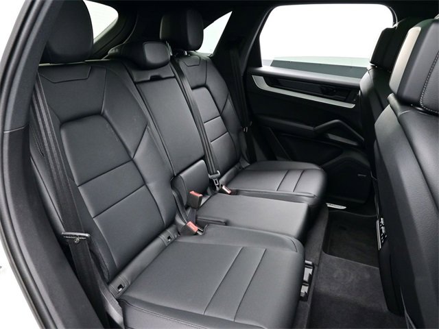 Used 2025 Porsche Cayenne image 17