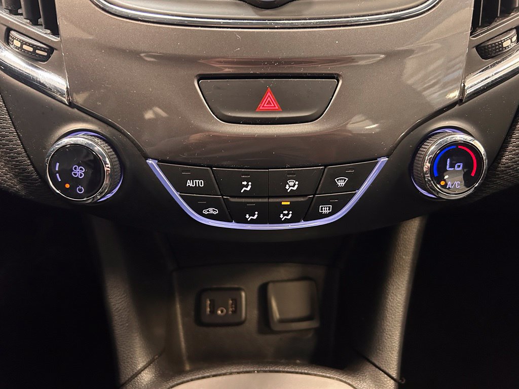 Used 2019 Chevrolet Cruze LT FWD image 19