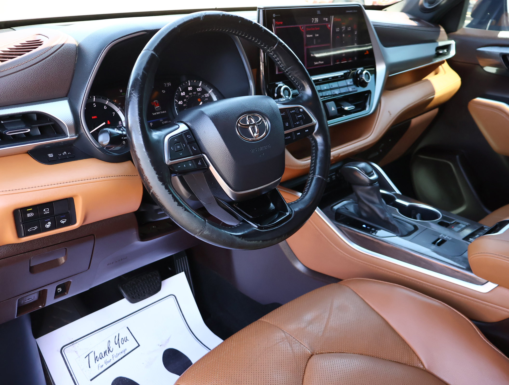 Used 2021 Toyota Highlander Platinum image 3