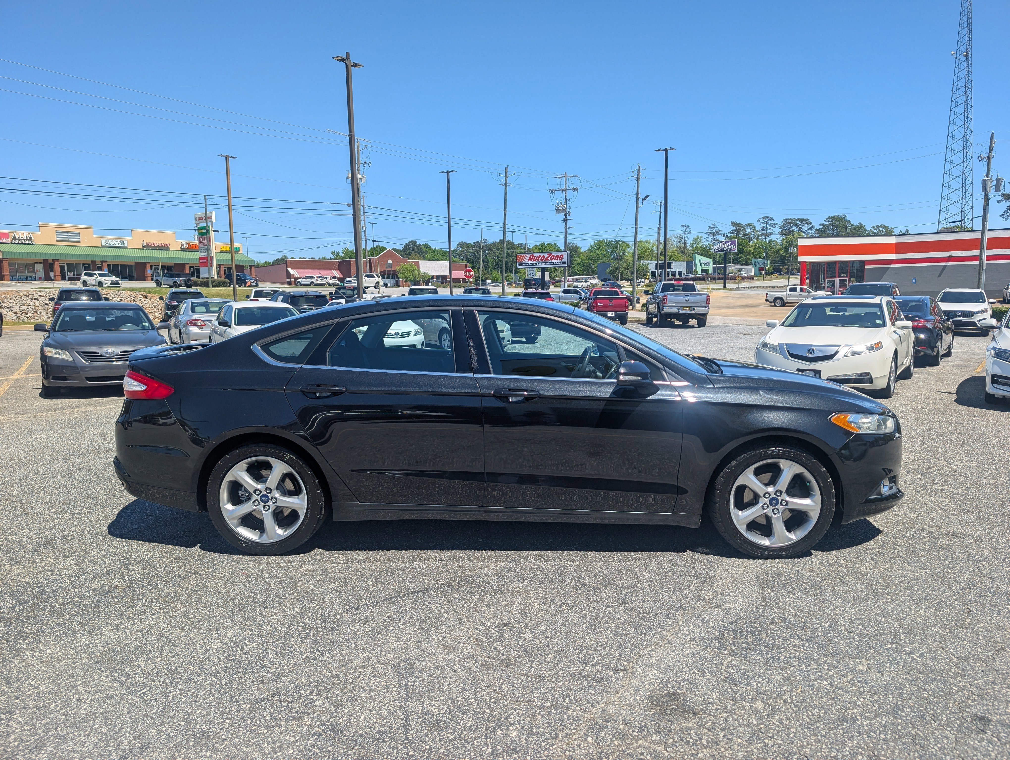 Used 2015 Ford Fusion SE image 4