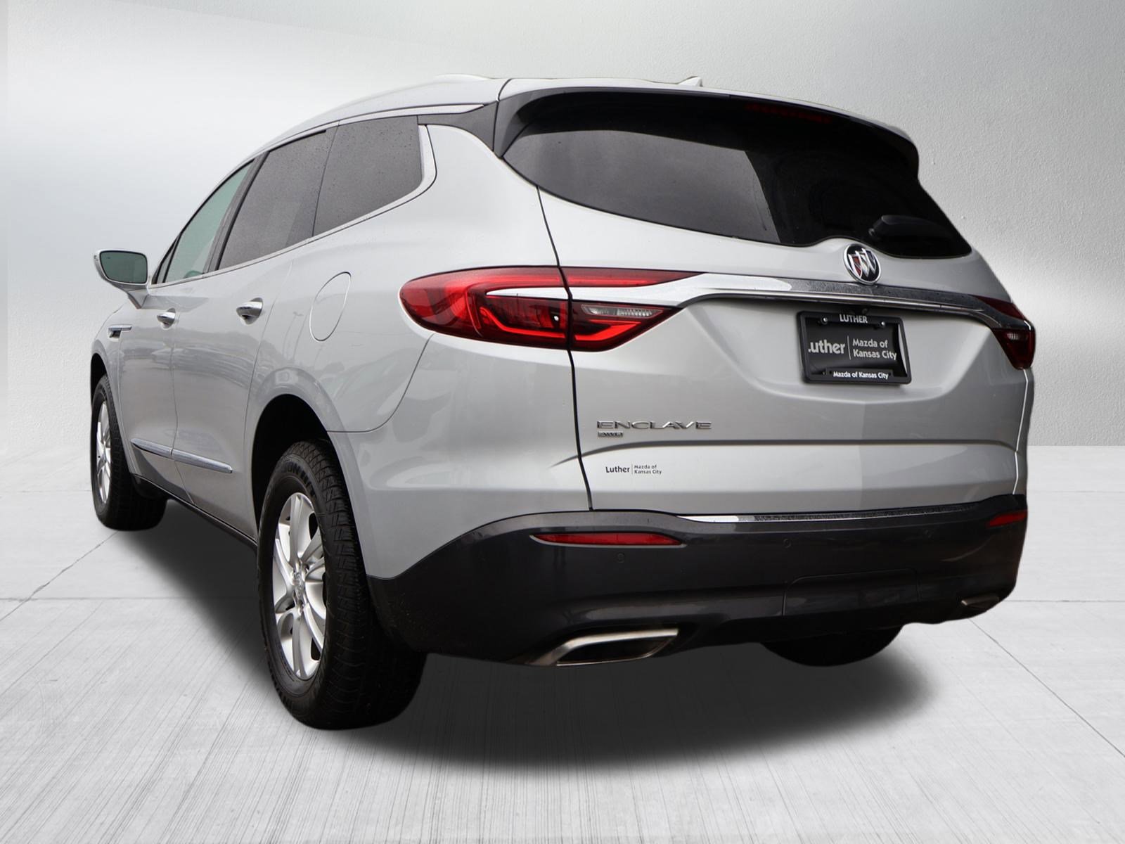 Used 2020 Buick Enclave Essence image 5
