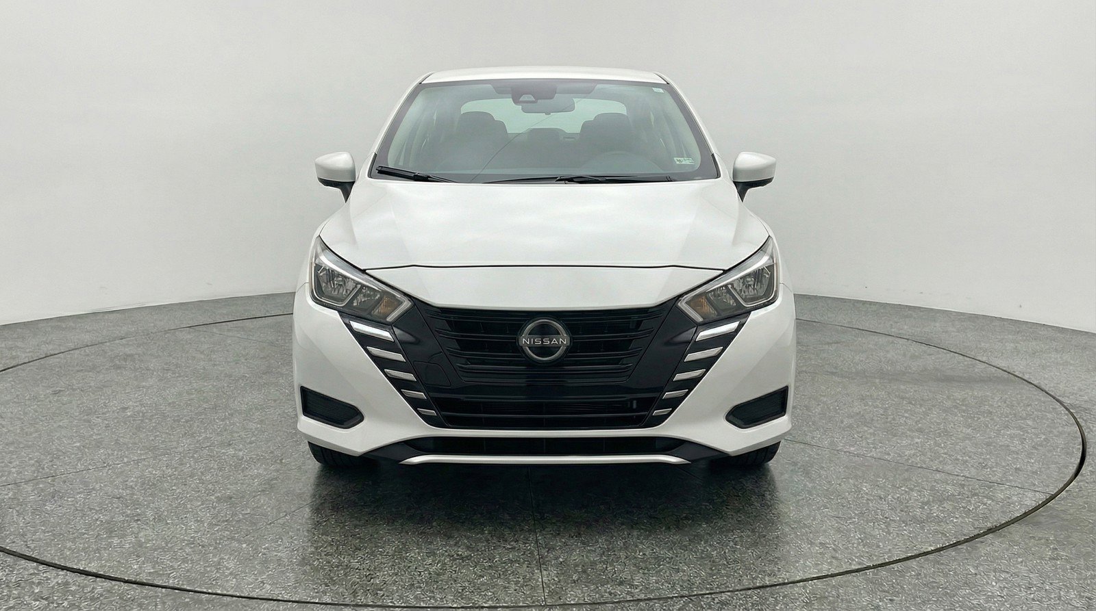 Used 2025 Nissan Versa SV FWD image 2