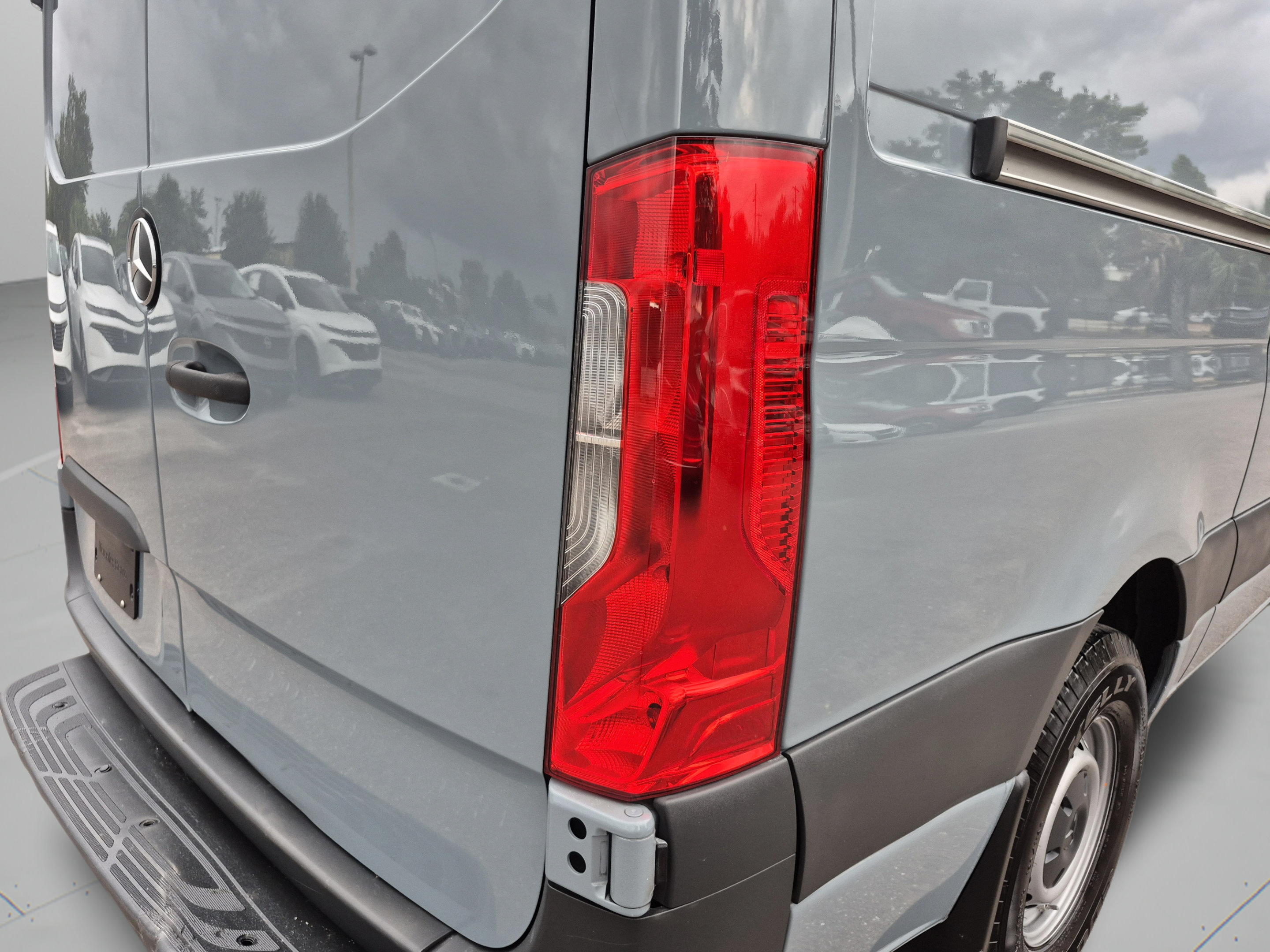 Used 2024 Mercedes-Benz Sprinter 2500 image 27