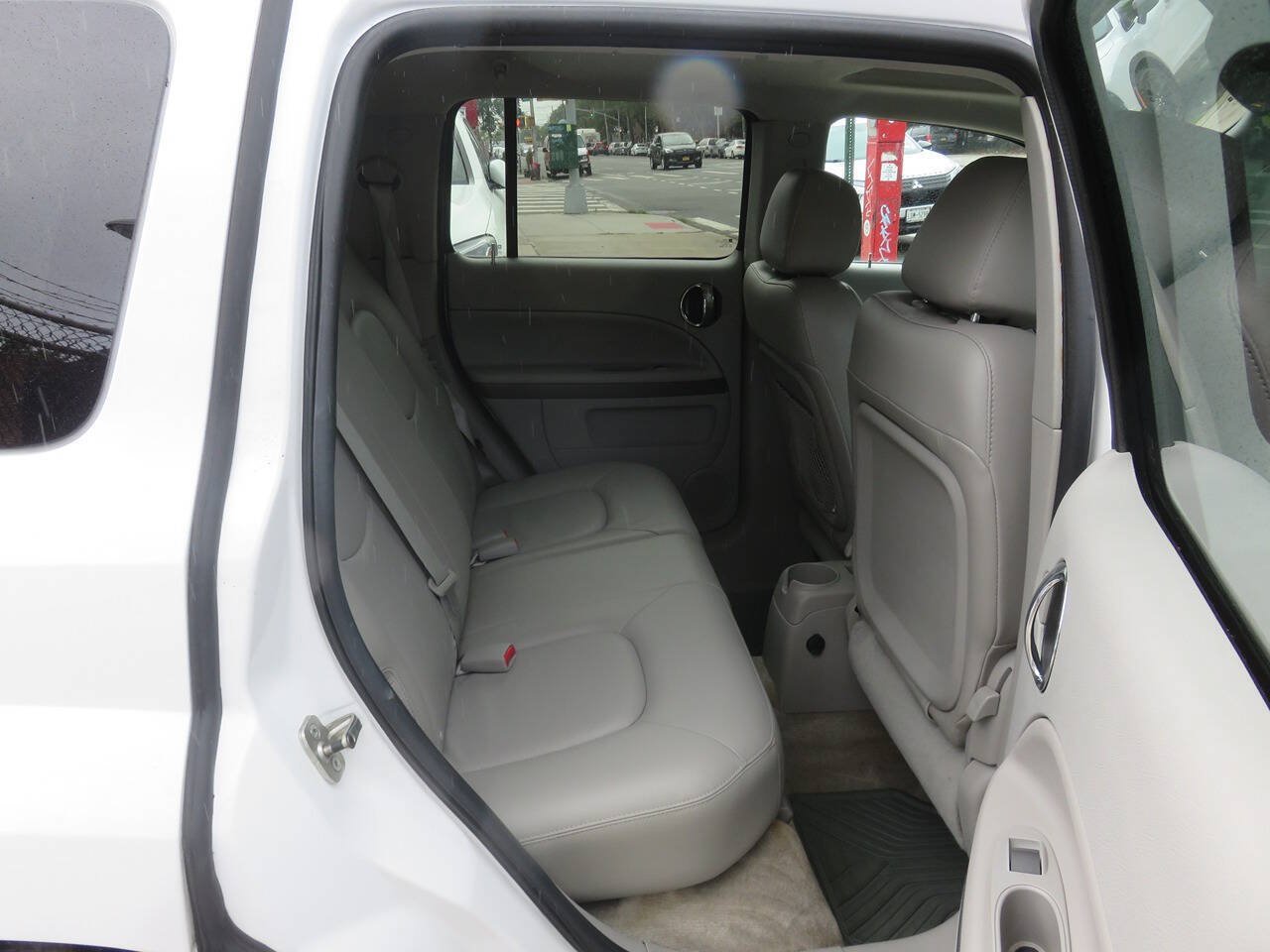 Used 2011 Chevrolet HHR LT FWD image 18