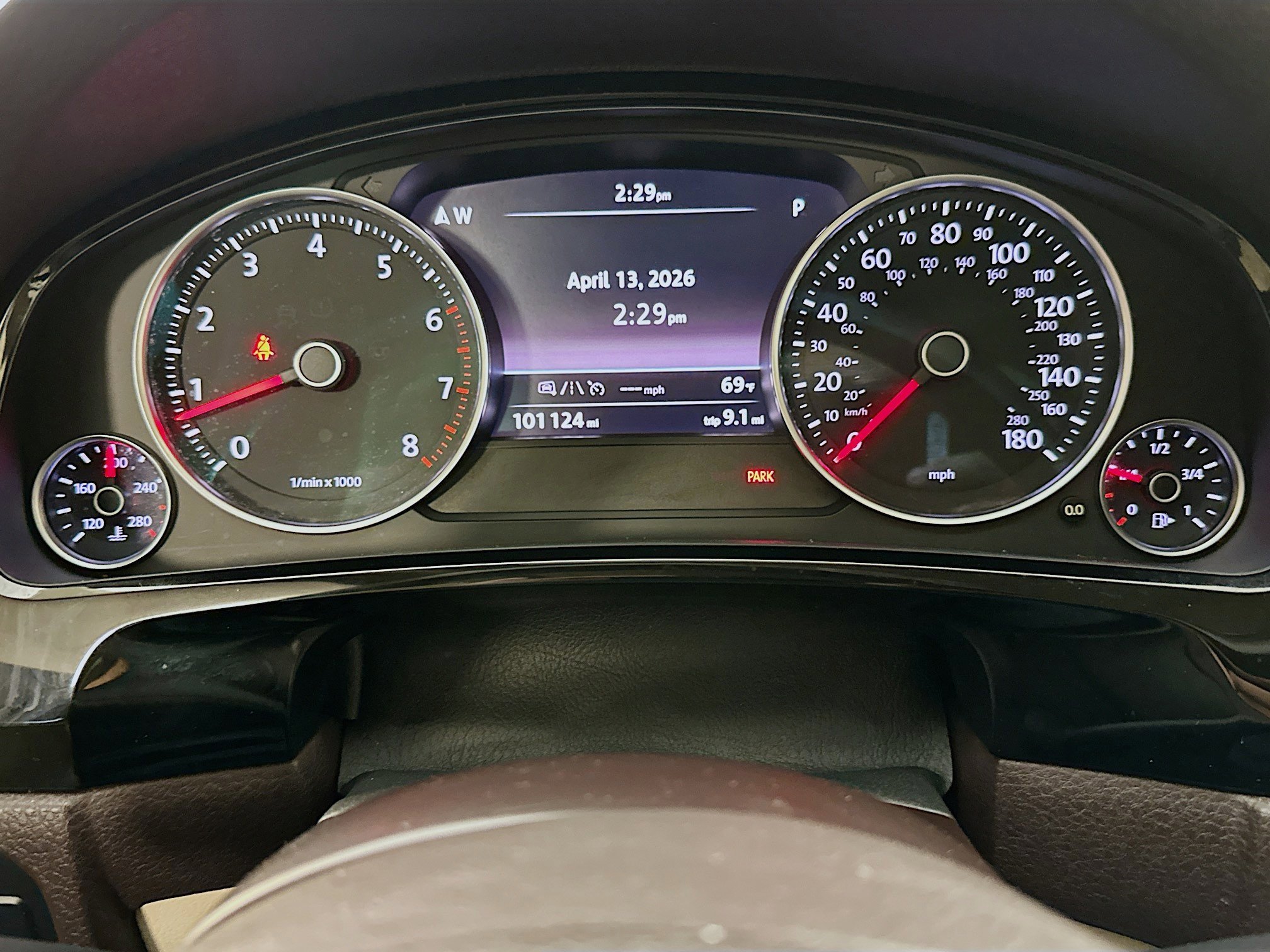 Used 2016 Volkswagen Touareg Sport image 18