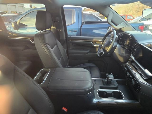 Used 2023 Chevrolet Silverado 1500 LT Trail Boss image 2