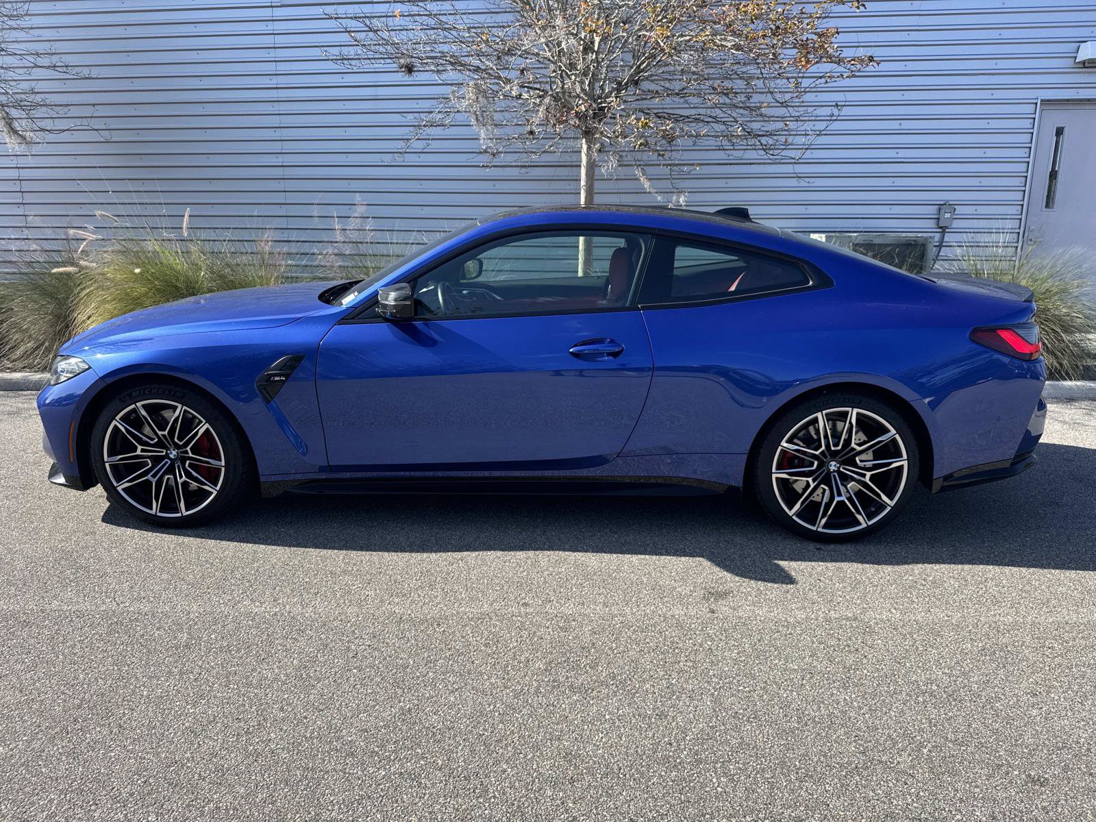 Used 2023 BMW M4 Coupe w/ M Carbon Exterior Package image 2