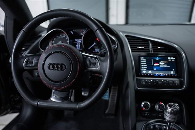 Used 2011 Audi R8 V10 AWD/4WD image 46