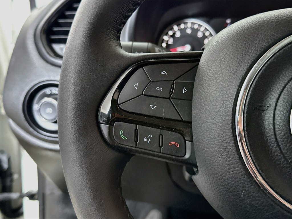 Used 2018 Jeep Renegade Altitude w/ Popular Equipment Group FWD image 13