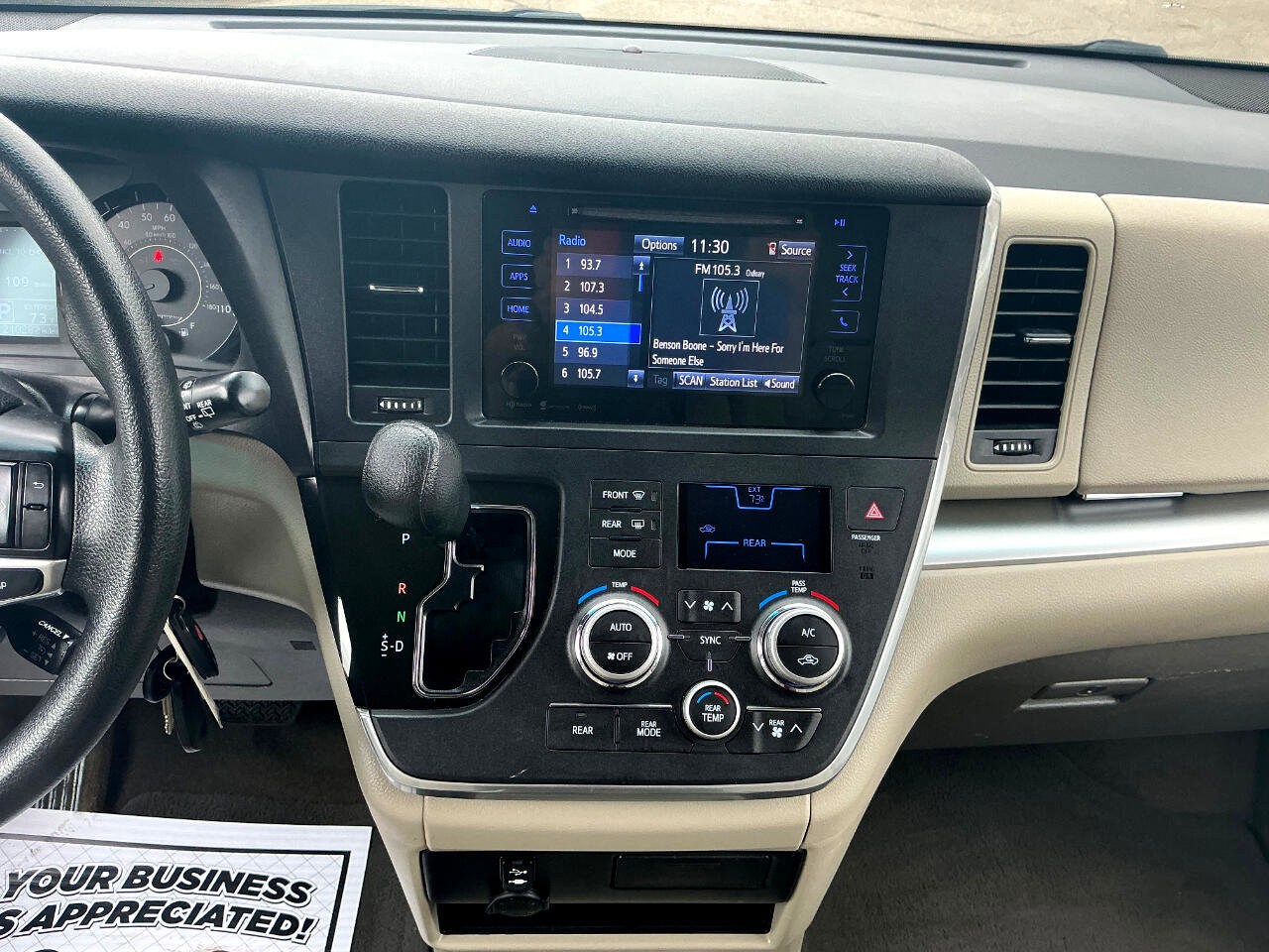 Used 2017 Toyota Sienna LE image 21