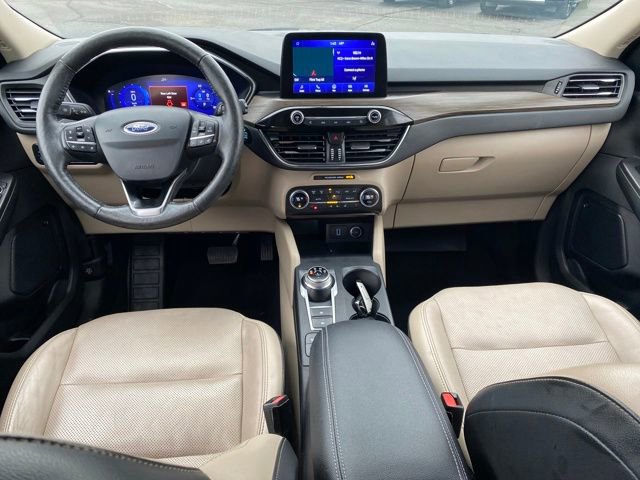 Used 2020 Ford Escape Titanium image 6