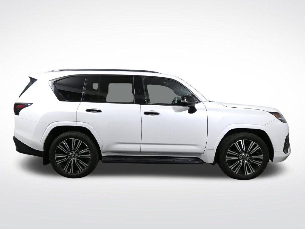 Used 2024 Lexus LX 600 4WD w/ Appearance Package image 9