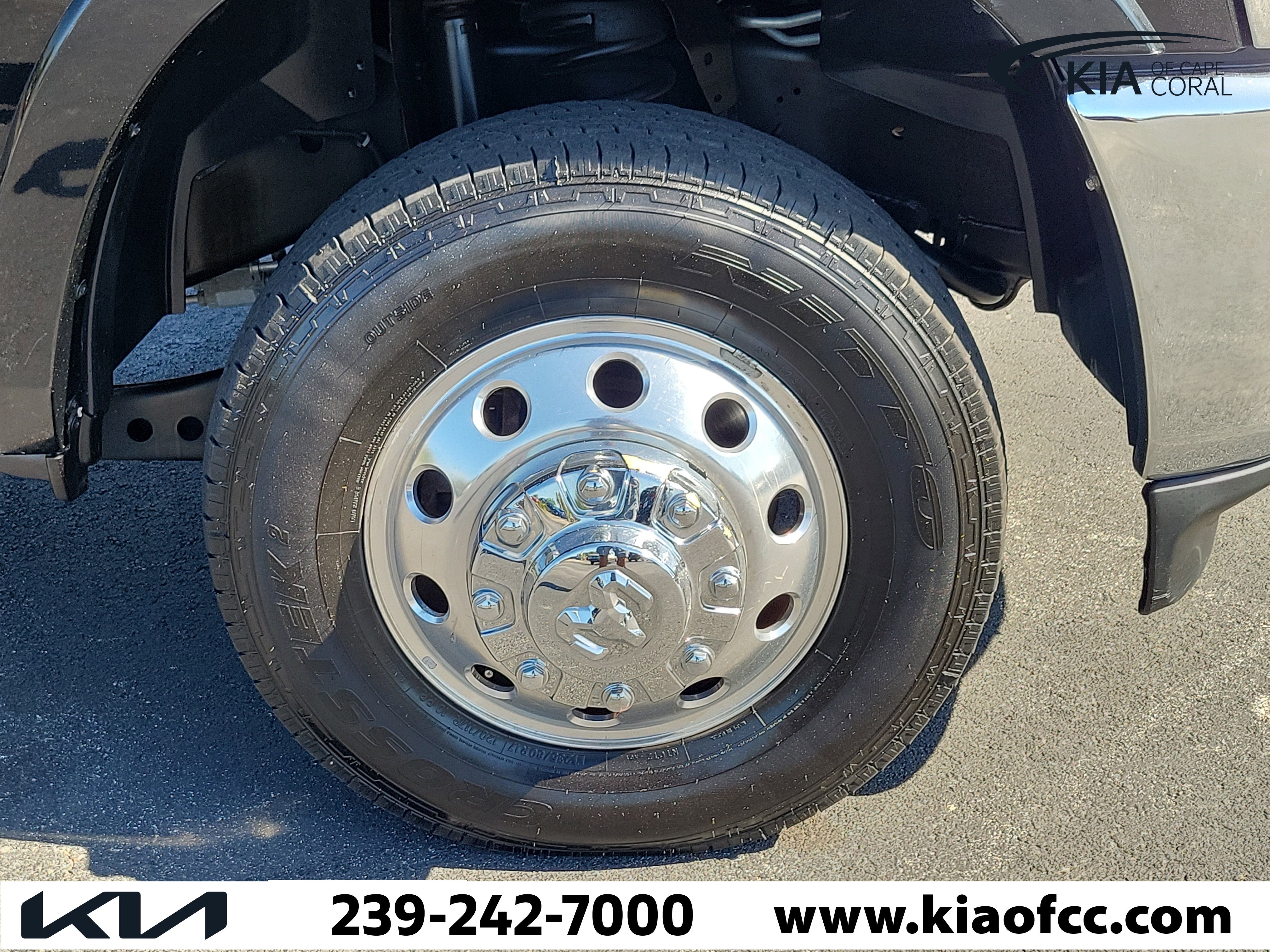 Used 2020 RAM 3500 Laramie AWD/4WD image 6