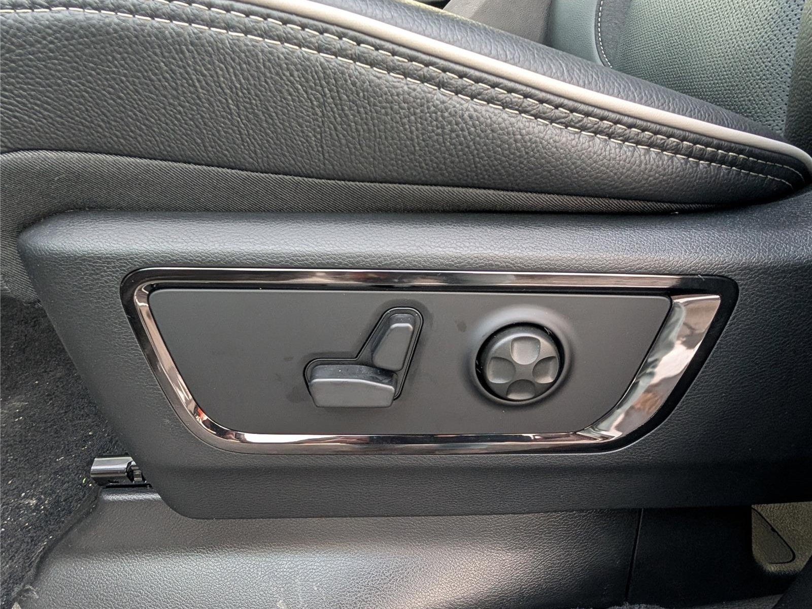 New 2026 RAM 1500 Limited w/ Night Edition AWD/4WD image 17